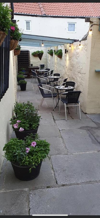 The Royal George Staithes Bed & Breakfast Екстериор снимка