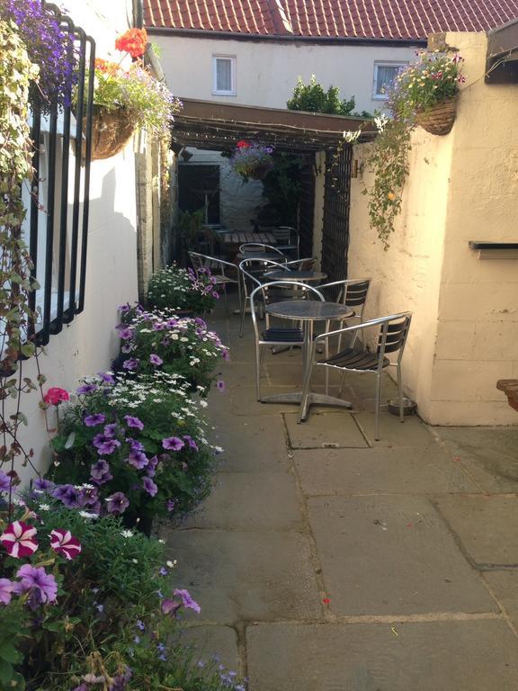 The Royal George Staithes Bed & Breakfast Екстериор снимка
